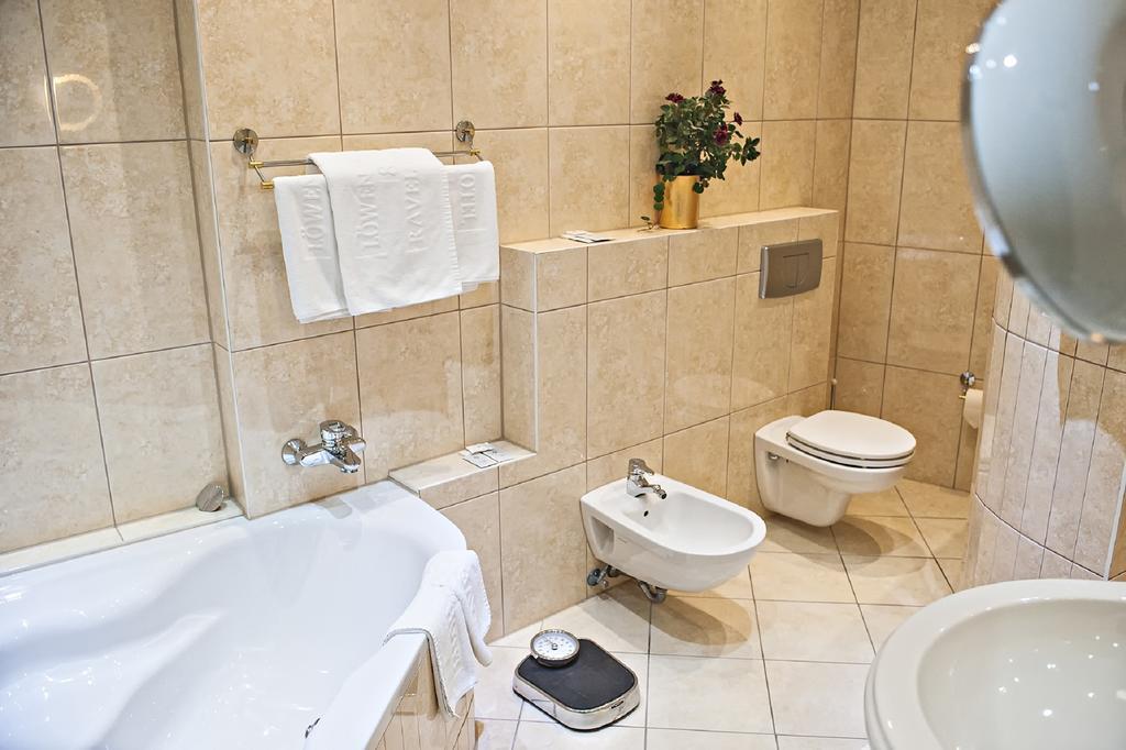 Loewen Hotel Offenbach am Main Room photo